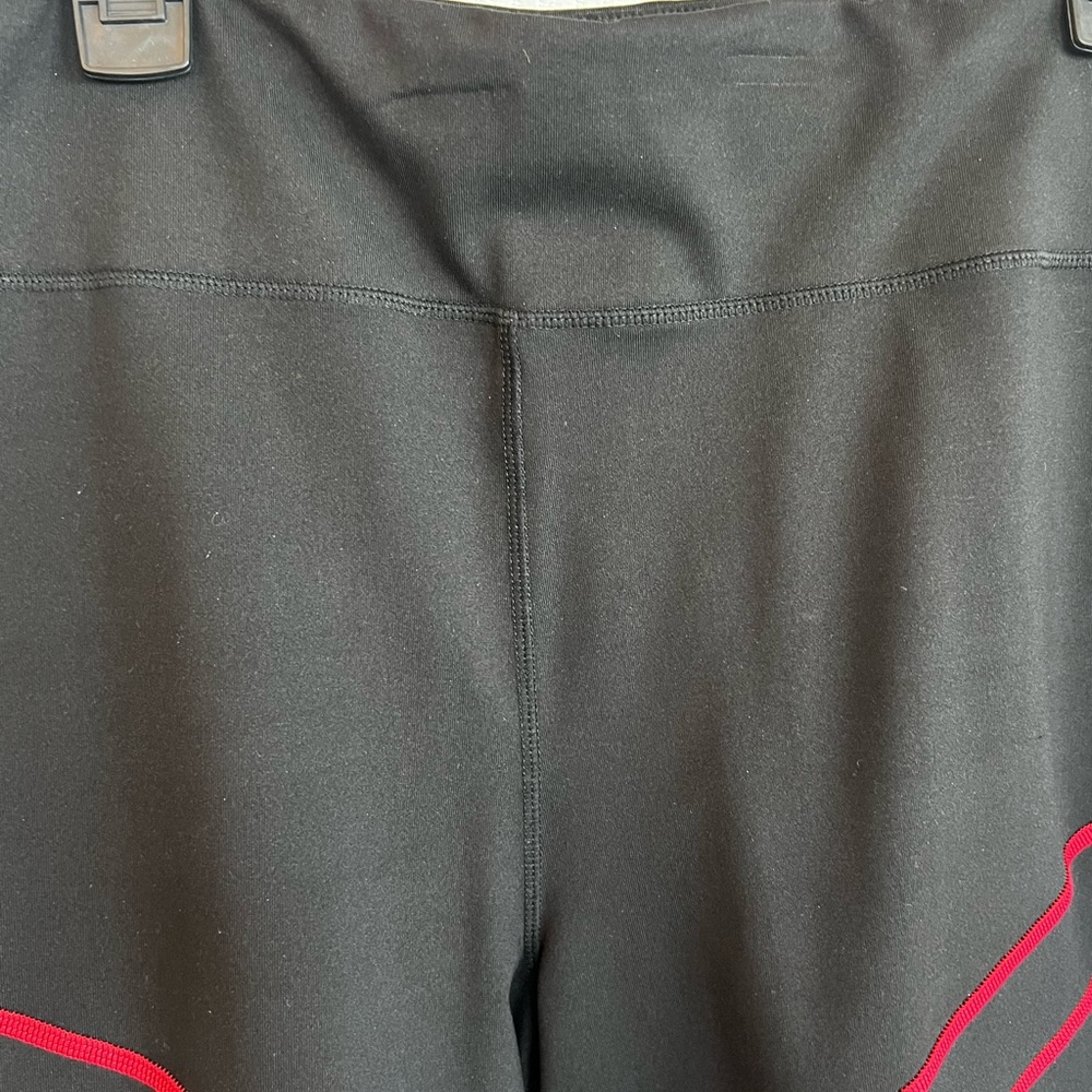🖤 Xersion Black Capri Yoga Leggings | Size 2X
✨ Comfy • Sporty • Bold Style - Picture 2 of 5
